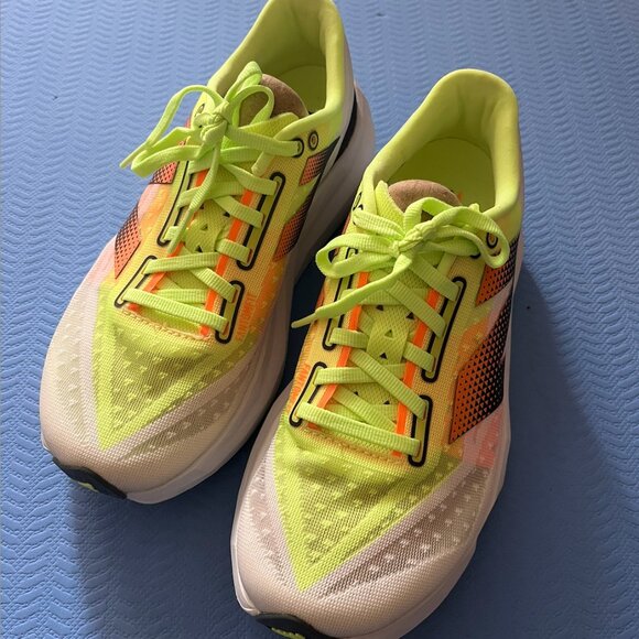 New Balance FuelCell Rebel V4 - Picture 3 of 4